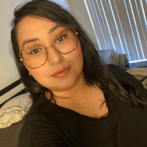 Meet your Posher, Ileana